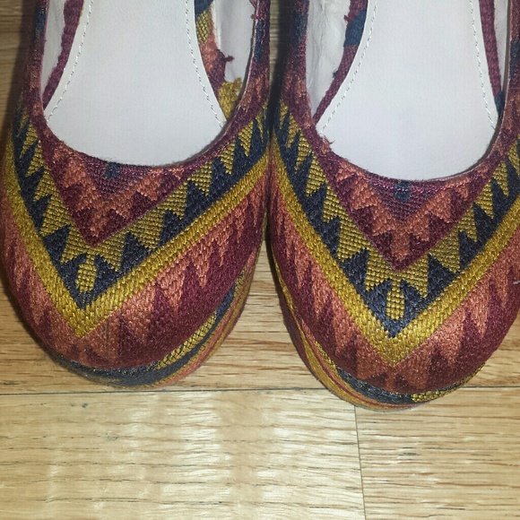 Shoes - Picture 5 of 7